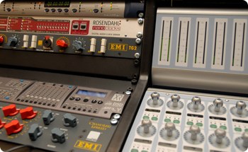 Rack de traitement Prism Sound et EMI
